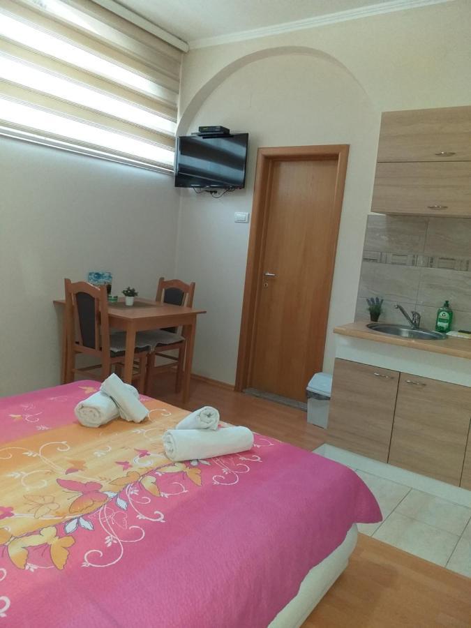 Sun City Apartments เทรบินเย ภายนอก รูปภาพ